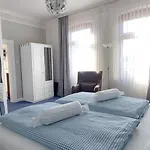 Parkschloesschen باد بيرمونت